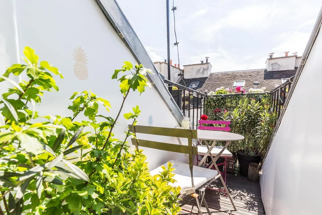 Tinyhouse Inn Saint-Germain-Des-Pres contacts