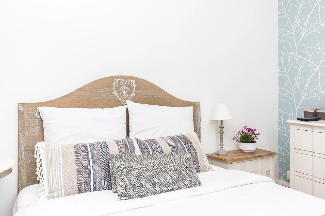 Aparthotel Tinyhouse Inn Saint-Germain-Des-Pres Paris France